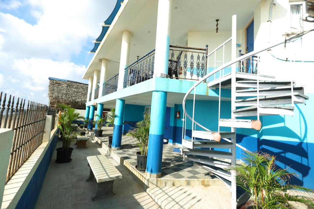 Lamel Cove Beach Resort Puducherry Buitenkant foto