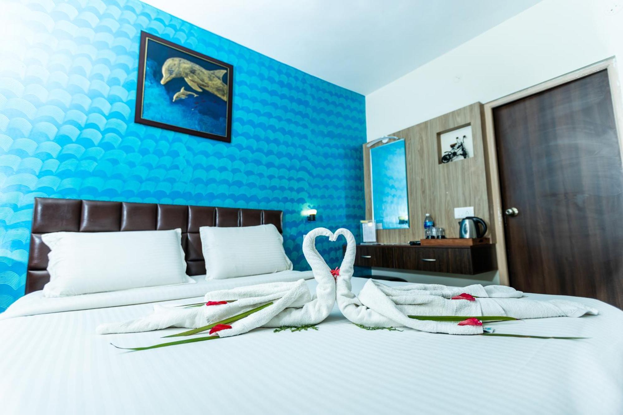 Lamel Cove Beach Resort Puducherry Buitenkant foto