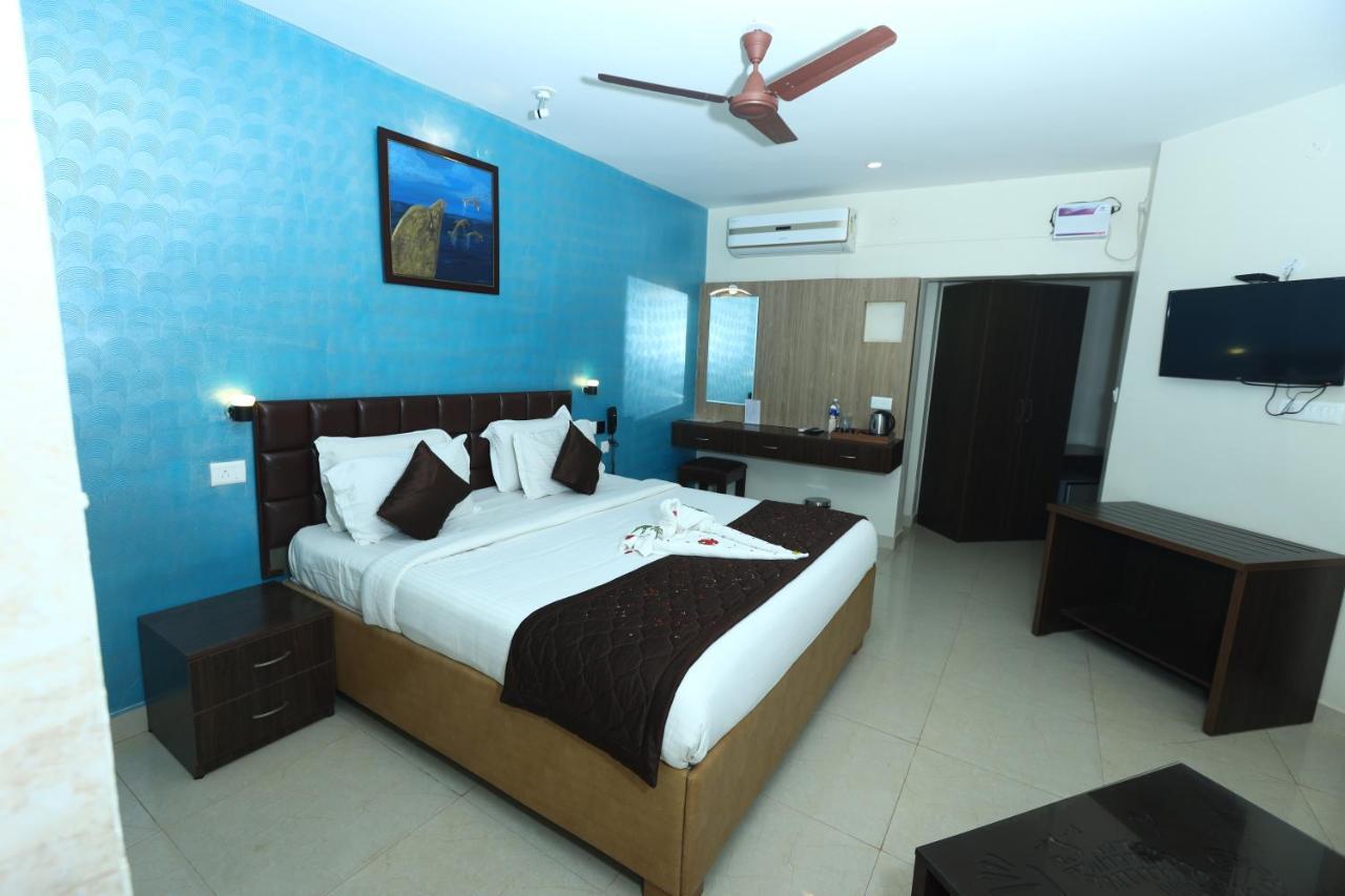 Lamel Cove Beach Resort Puducherry Buitenkant foto