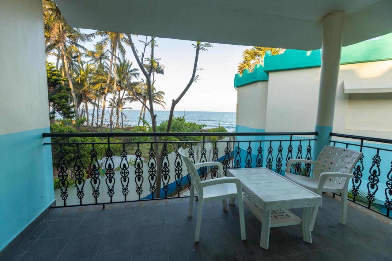 Lamel Cove Beach Resort Puducherry Buitenkant foto
